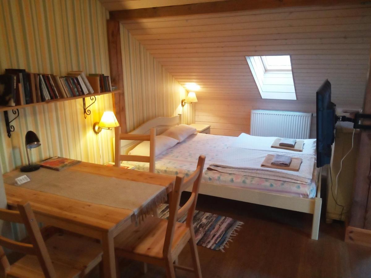 Hostal Senosios Geguzines Ukis Exterior foto